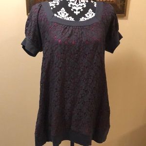 💖 DKNY Boho Charcoal Lace, Fuchsia Lining, short puff sleeves button detail top